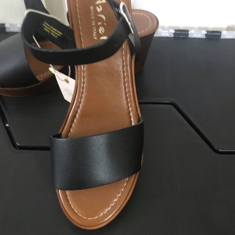 Wedge sandal - Picture 2 of 3